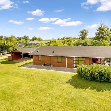 Yngve - 3-5km From The Sea By Interhome *